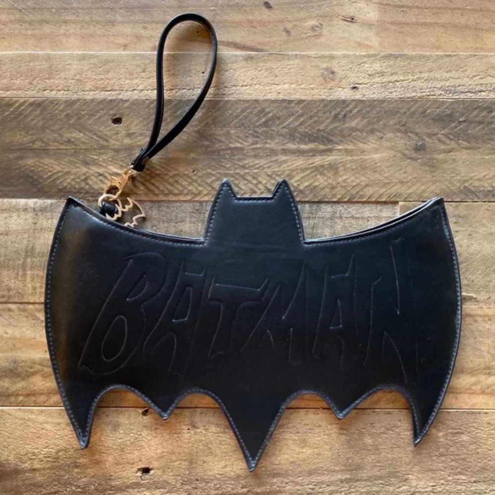 Lootcrate Batman Clutch